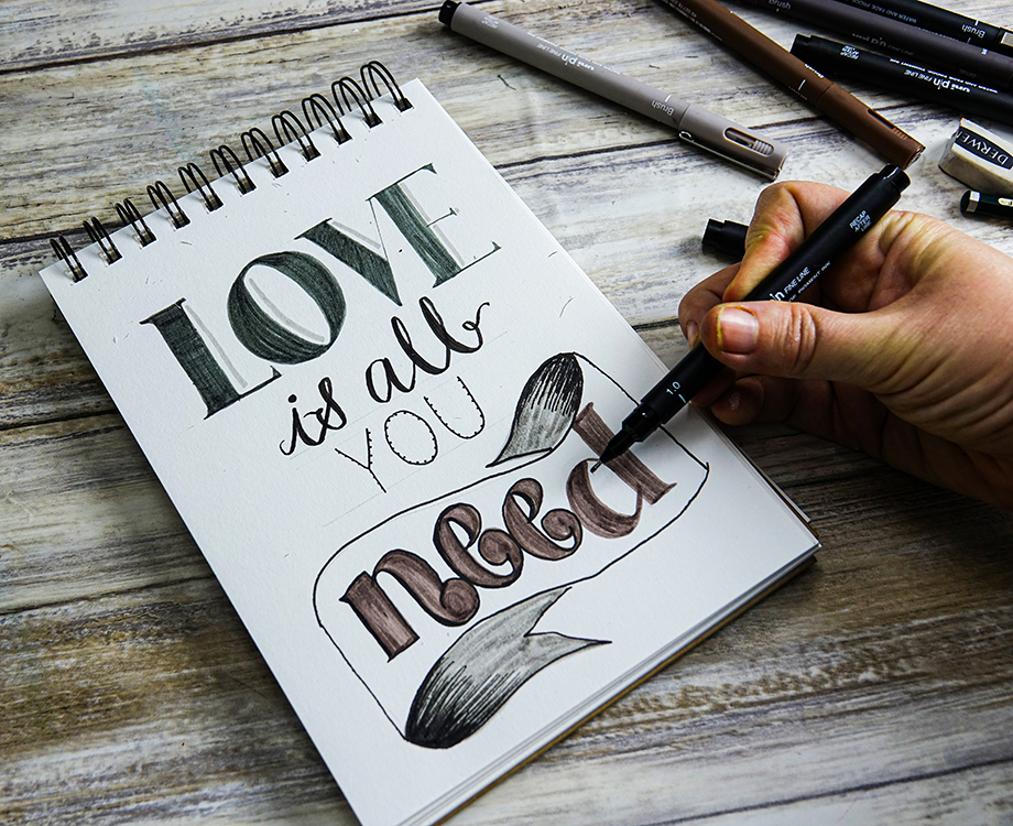 Hand lettering guide