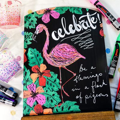 Easy flamingo illustration guide with uni-Chalk pens