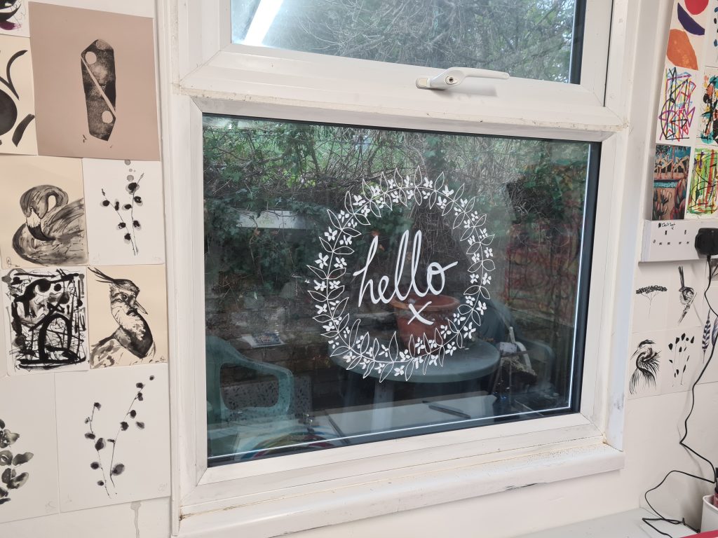 make a simple window decoration with uni-Chalk Markers